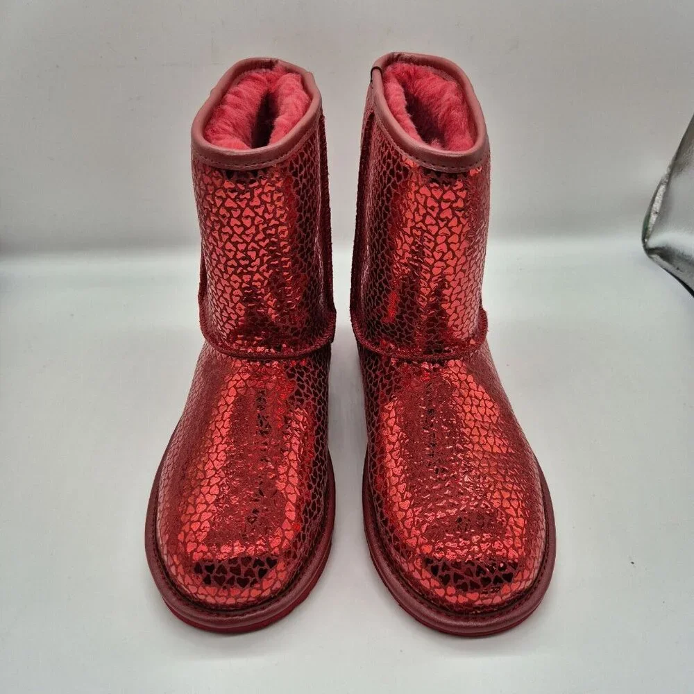 Ugg womens Size 5 Classic II Gel Red Hearts Short Mid Boots Plush